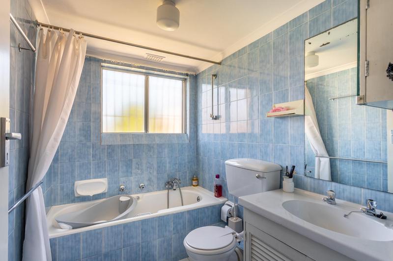 To Let 4 Bedroom Property for Rent in Pinelands Western Cape